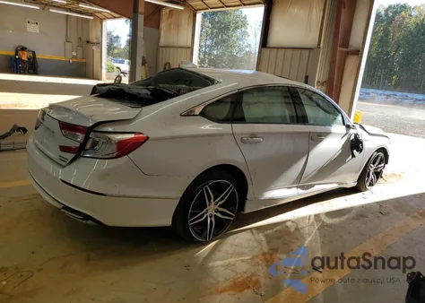 2021 Honda Accord Touring Hybrid z USA, uszkodzony, nr VIN 1HGCV3F94MA015558